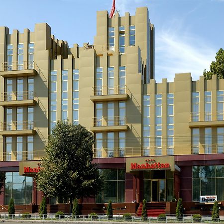 צ'יסינאו Manhattan Hotel & Restaurant מראה חיצוני תמונה