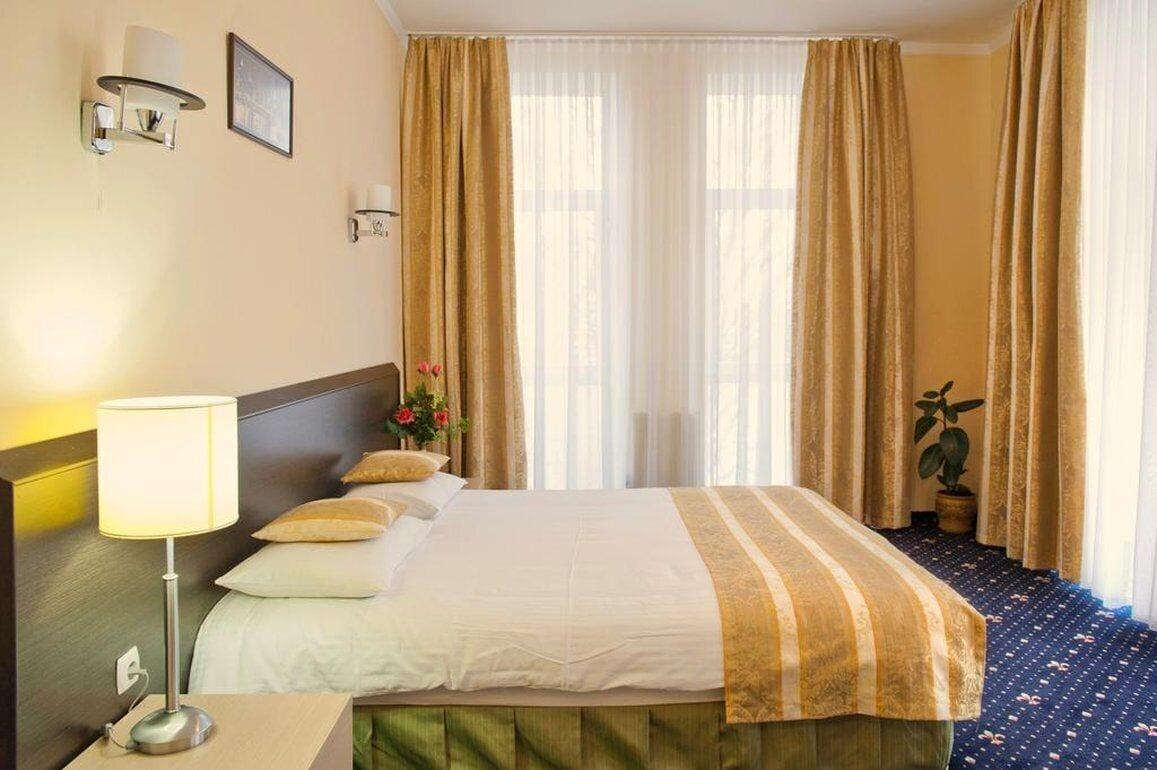 צ'יסינאו Manhattan Hotel & Restaurant מראה חיצוני תמונה