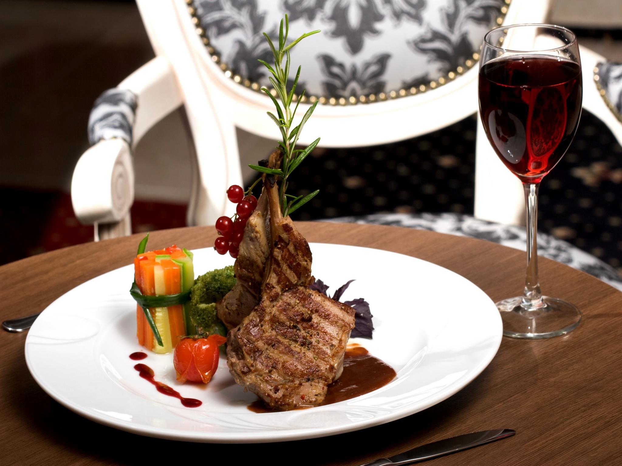 צ'יסינאו Manhattan Hotel & Restaurant מראה חיצוני תמונה