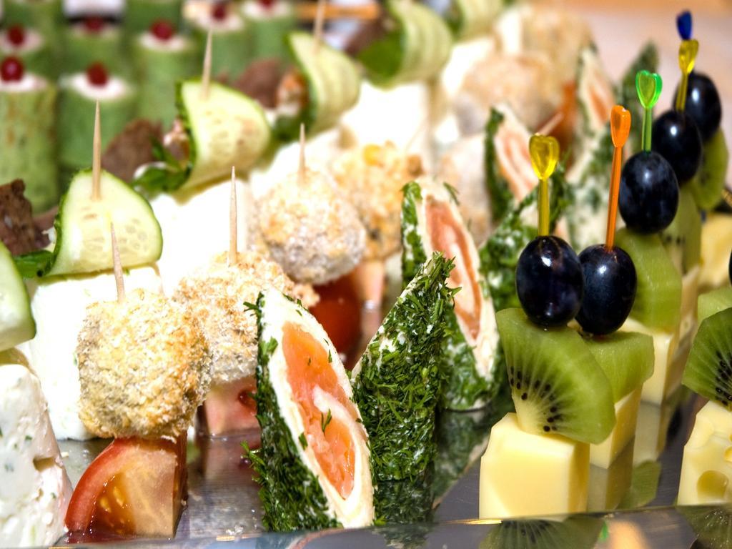 צ'יסינאו Manhattan Hotel & Restaurant מראה חיצוני תמונה